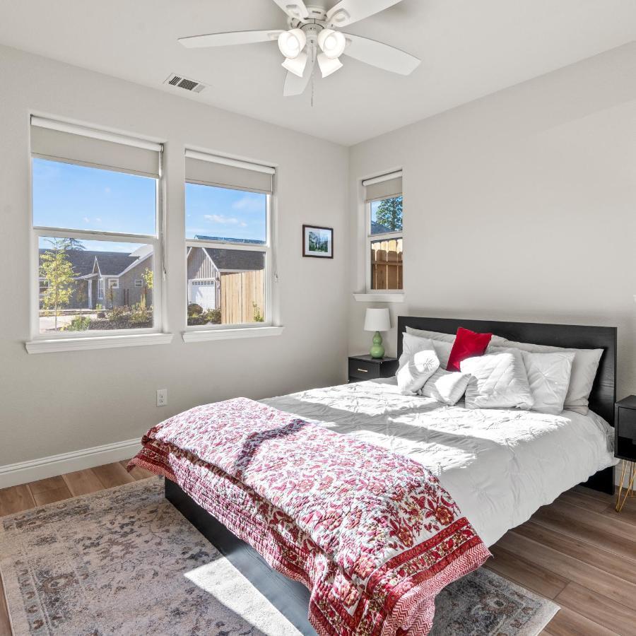 Newly Built Murphys Modern Retreat Exterior foto
